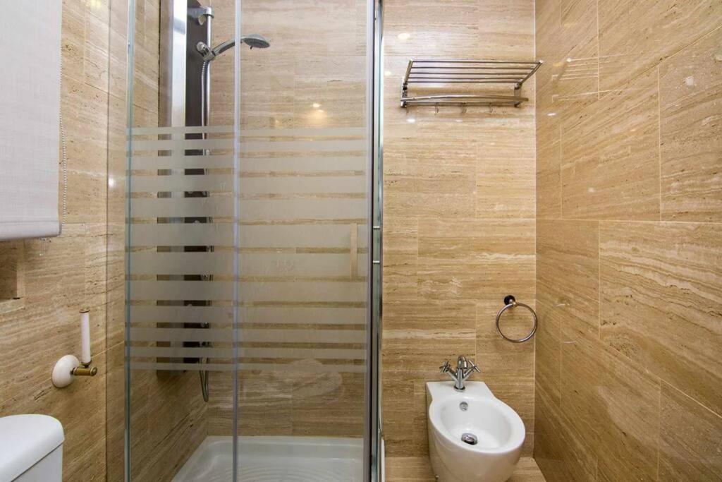 Eco Center Granatensis Catedral 2 Habitaciones Free Parking Granada Exterior photo